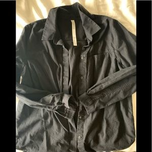 Button down women’s lulu lemon shirt